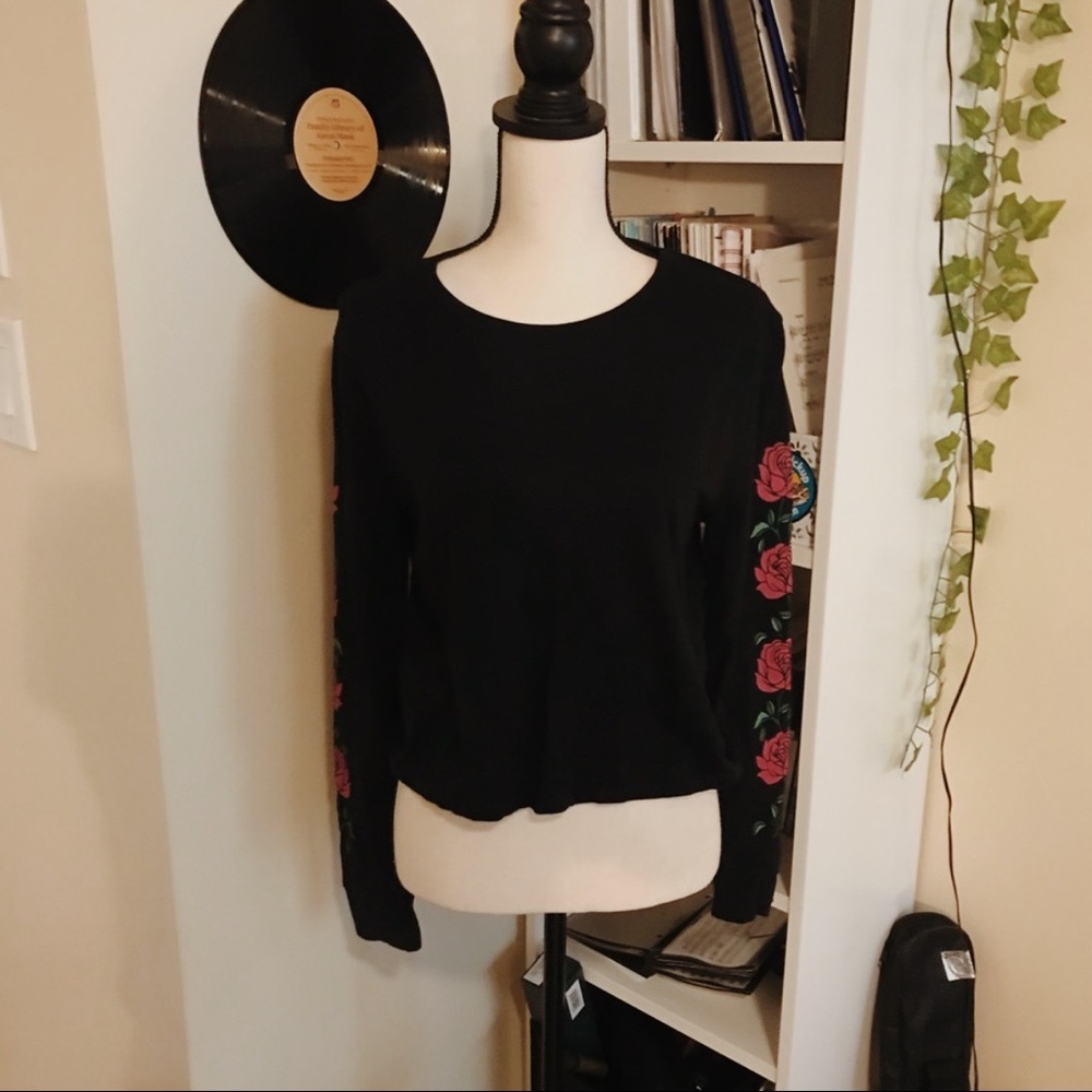 hollister rose long sleeve | size small